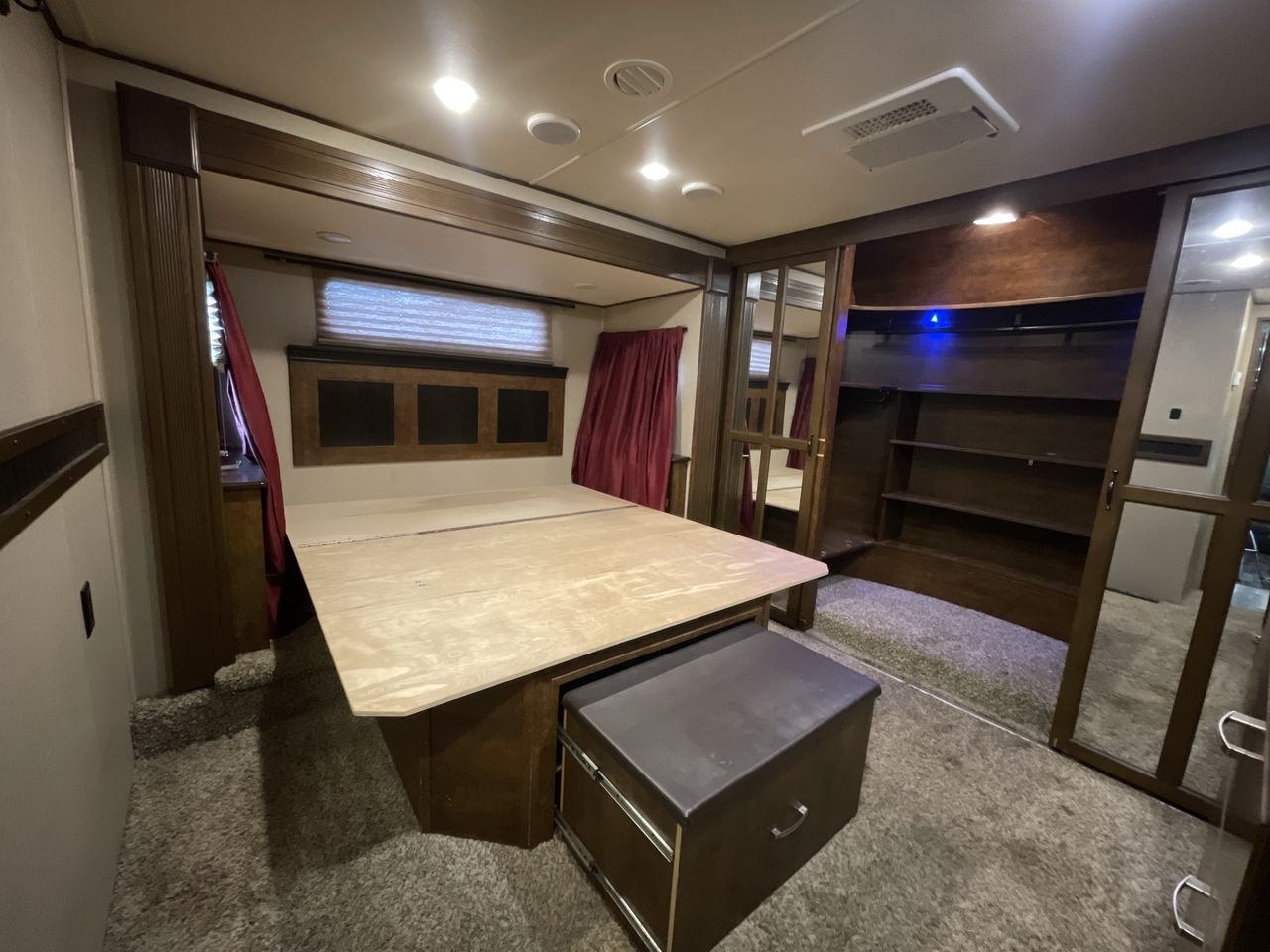 2015 GRAND DESIGN SOLITUDE 369RL