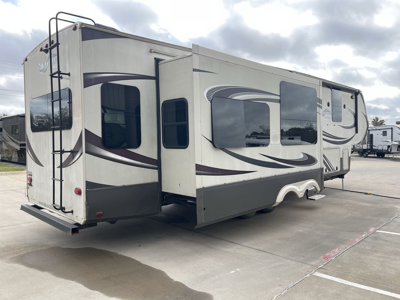 2015 GRAND DESIGN SOLITUDE 369RL
