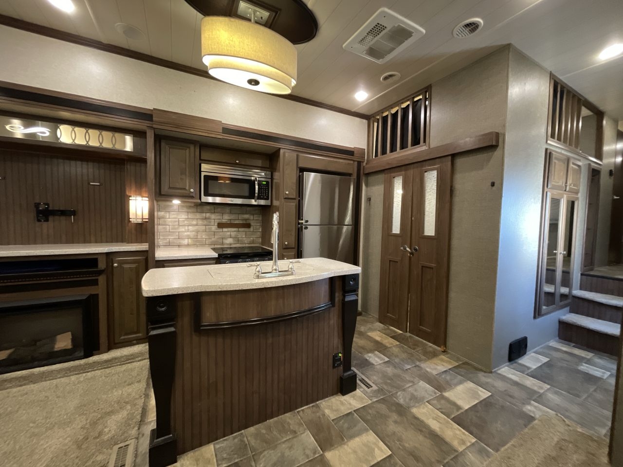 2016 HEARTLAND OAKMONT 390MBL