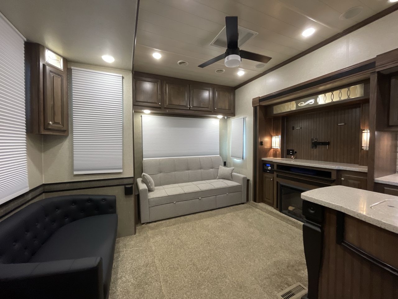 2016 HEARTLAND OAKMONT 390MBL