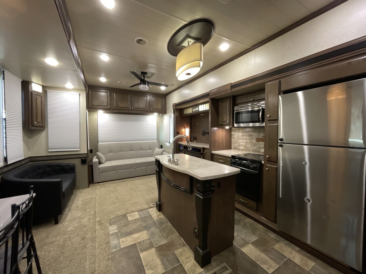 2016 HEARTLAND OAKMONT 390MBL