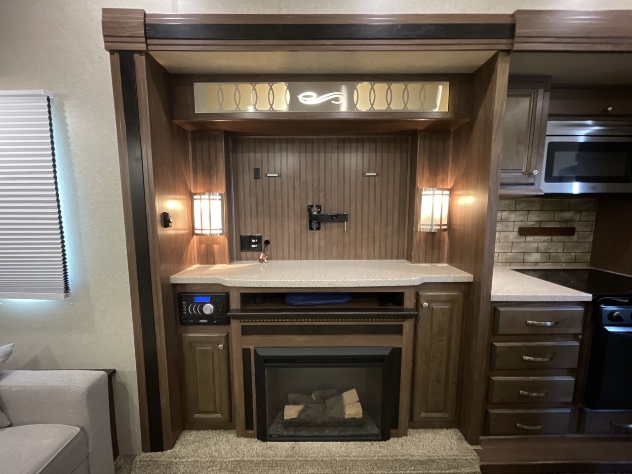 2016 HEARTLAND OAKMONT 390MBL