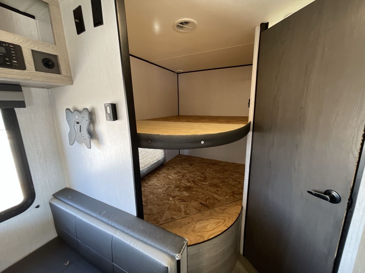 2021 HEARTLAND PROWLER 250BH