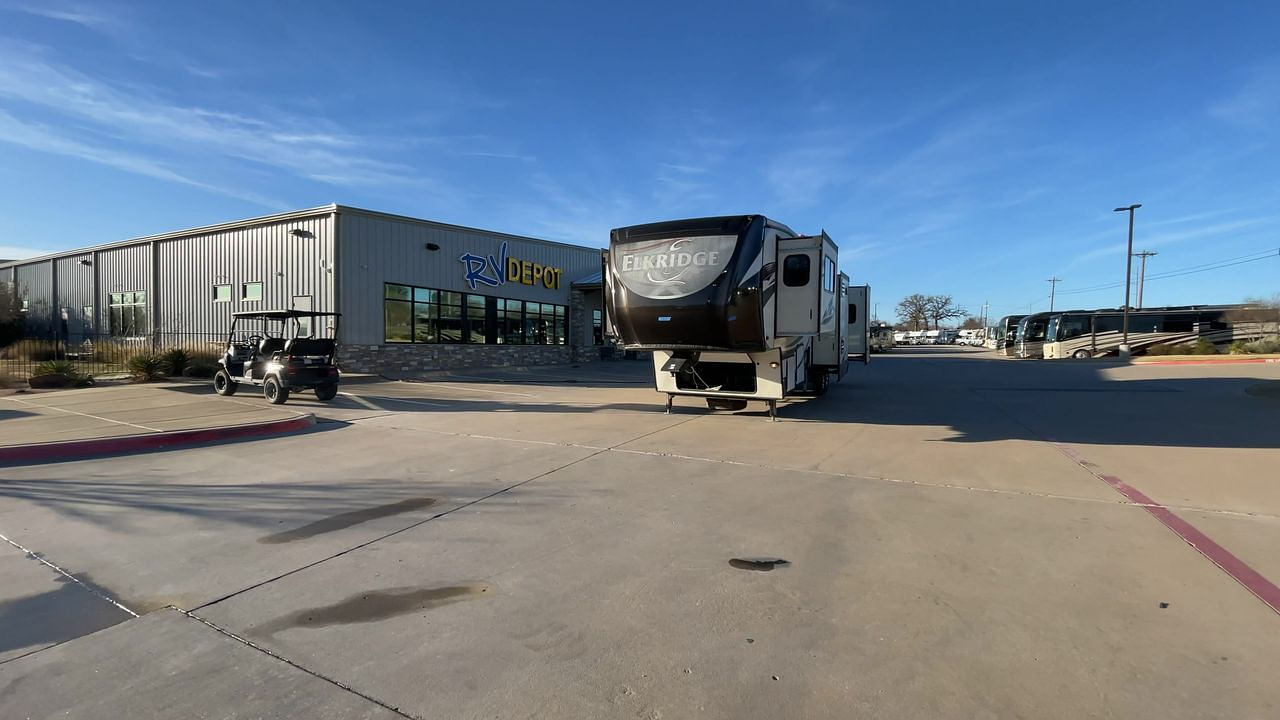 2017 HEARTLAND ELKRIDGE 40FLFS