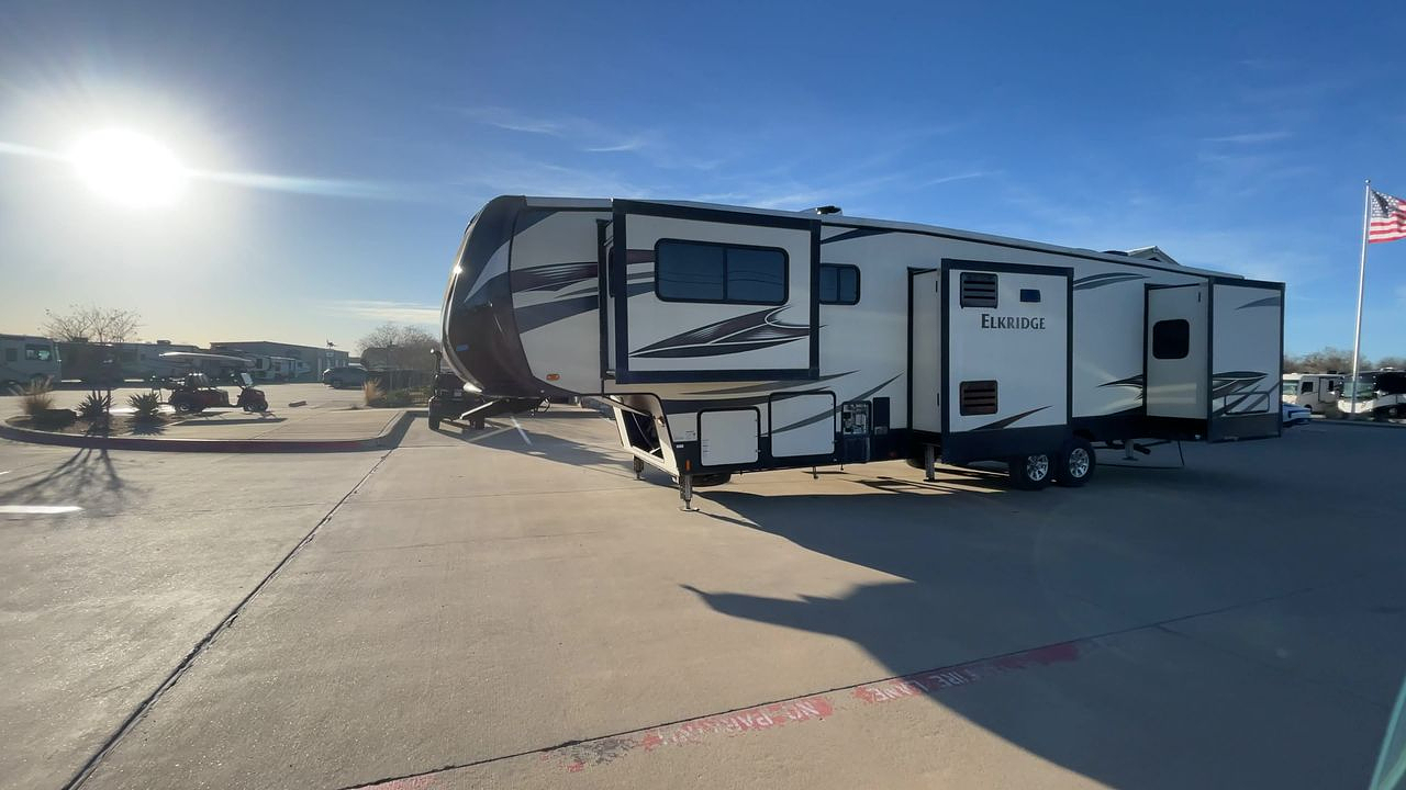 2017 HEARTLAND ELKRIDGE 40FLFS