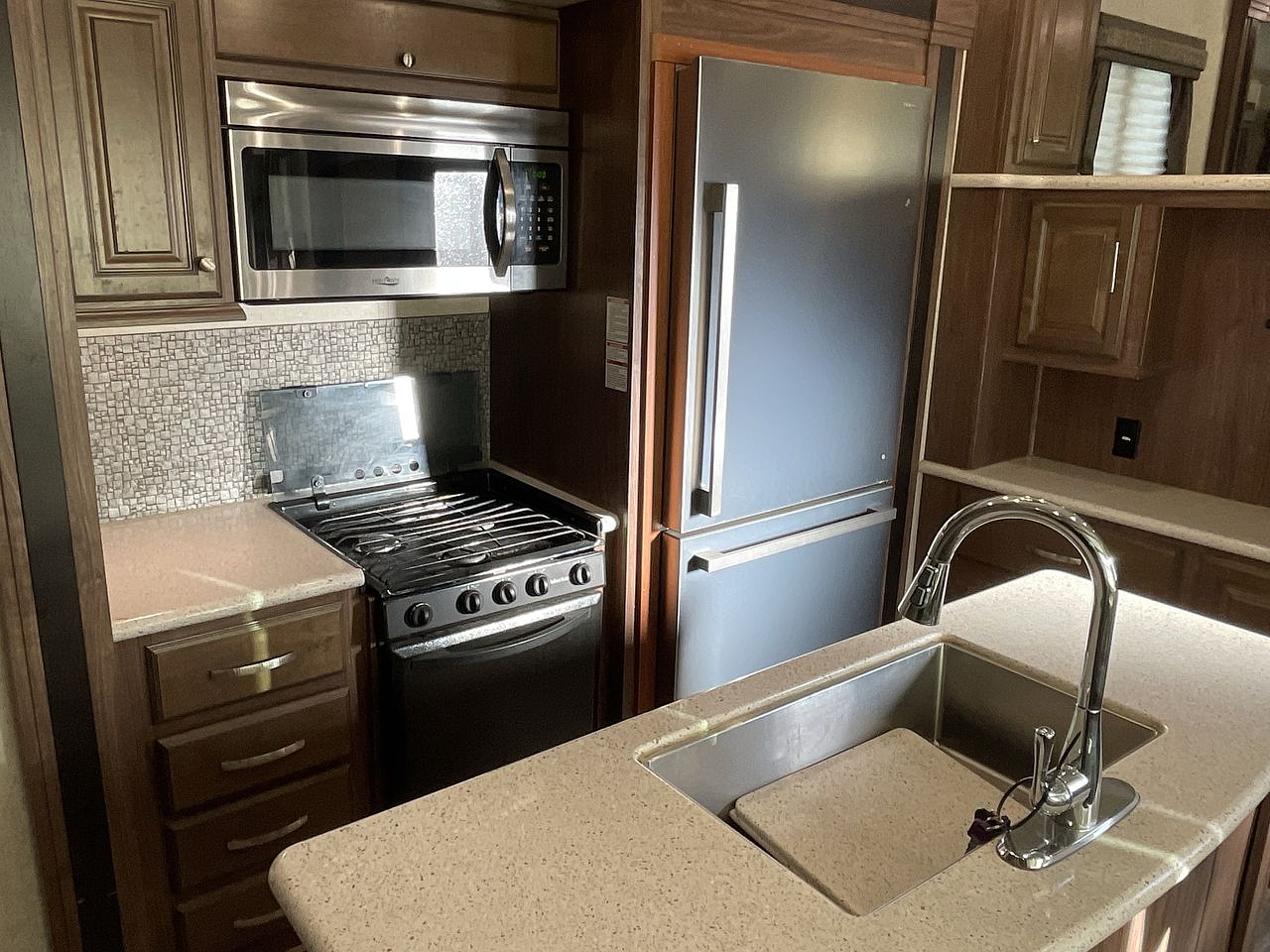 2017 HEARTLAND ELKRIDGE 40FLFS