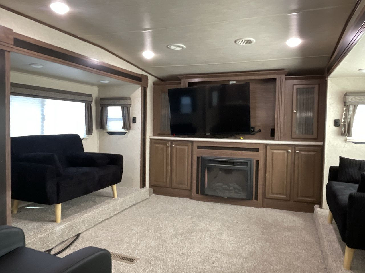 2017 HEARTLAND ELKRIDGE 40FLFS