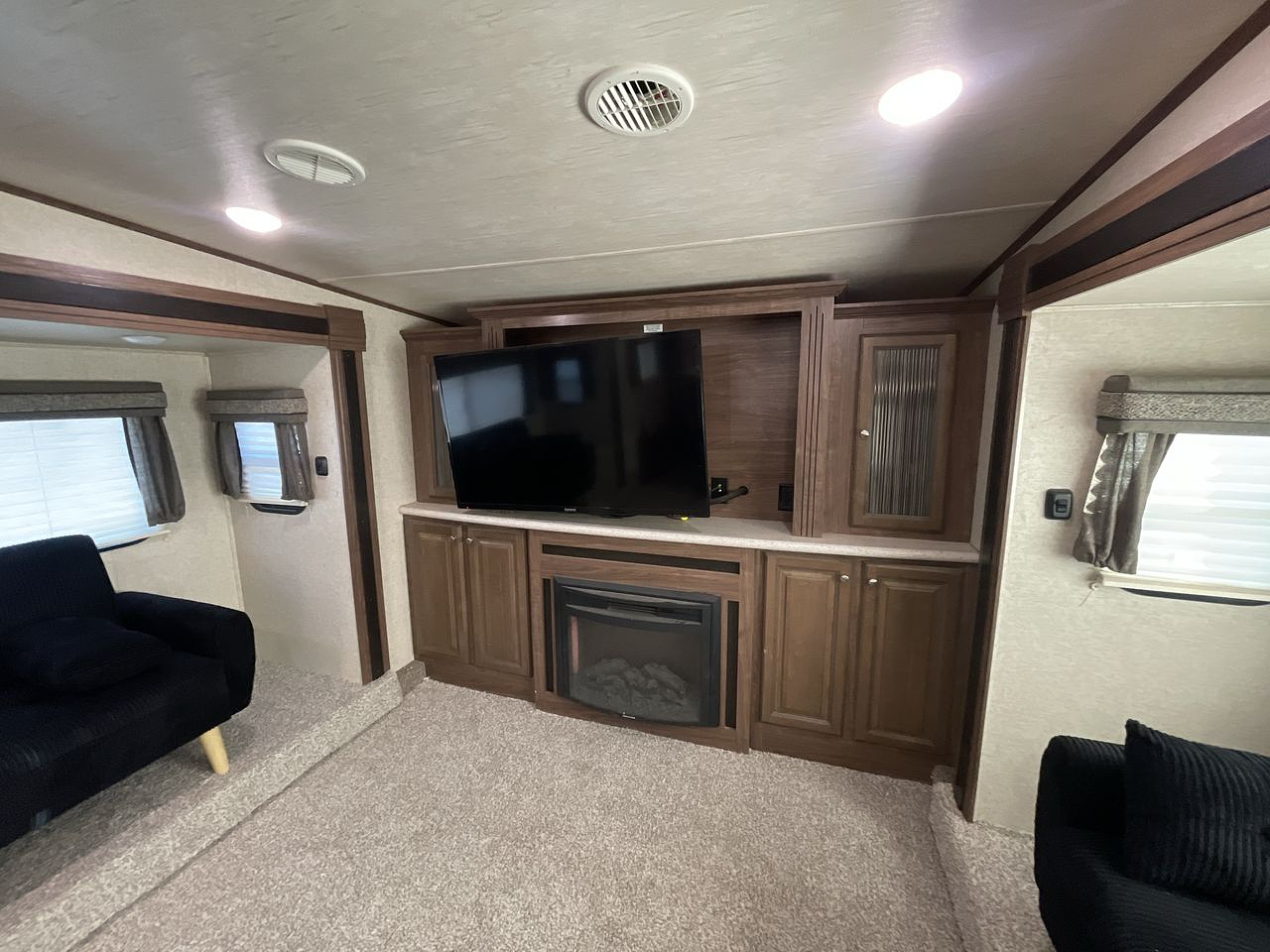 2017 HEARTLAND ELKRIDGE 40FLFS