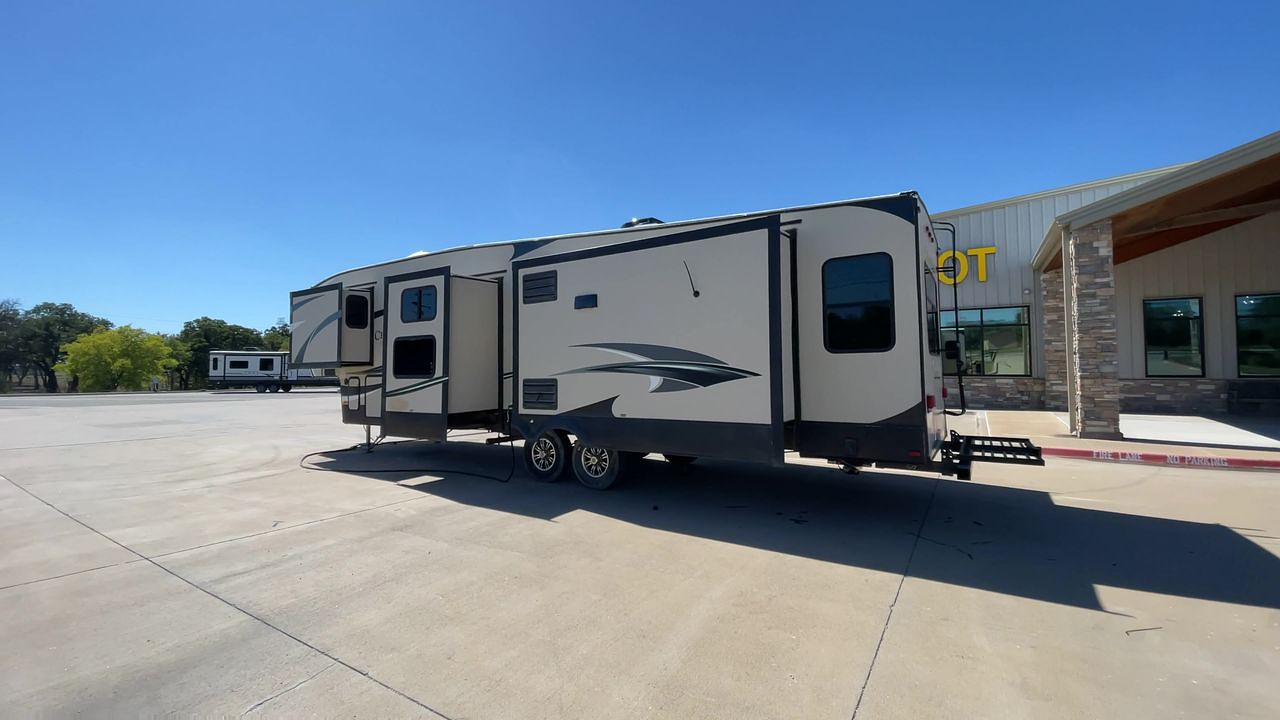 2016 FOREST RIVER CHAPARRAL 360IBL