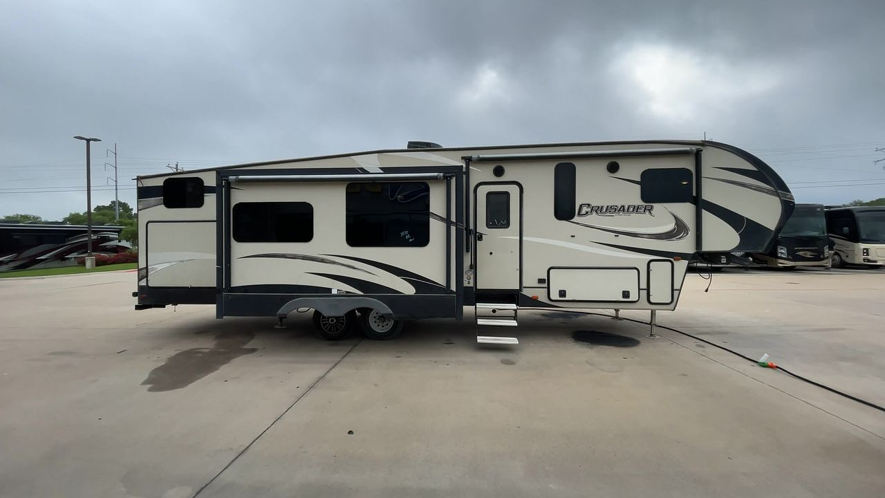 2018 CRUSADER 337QBH
