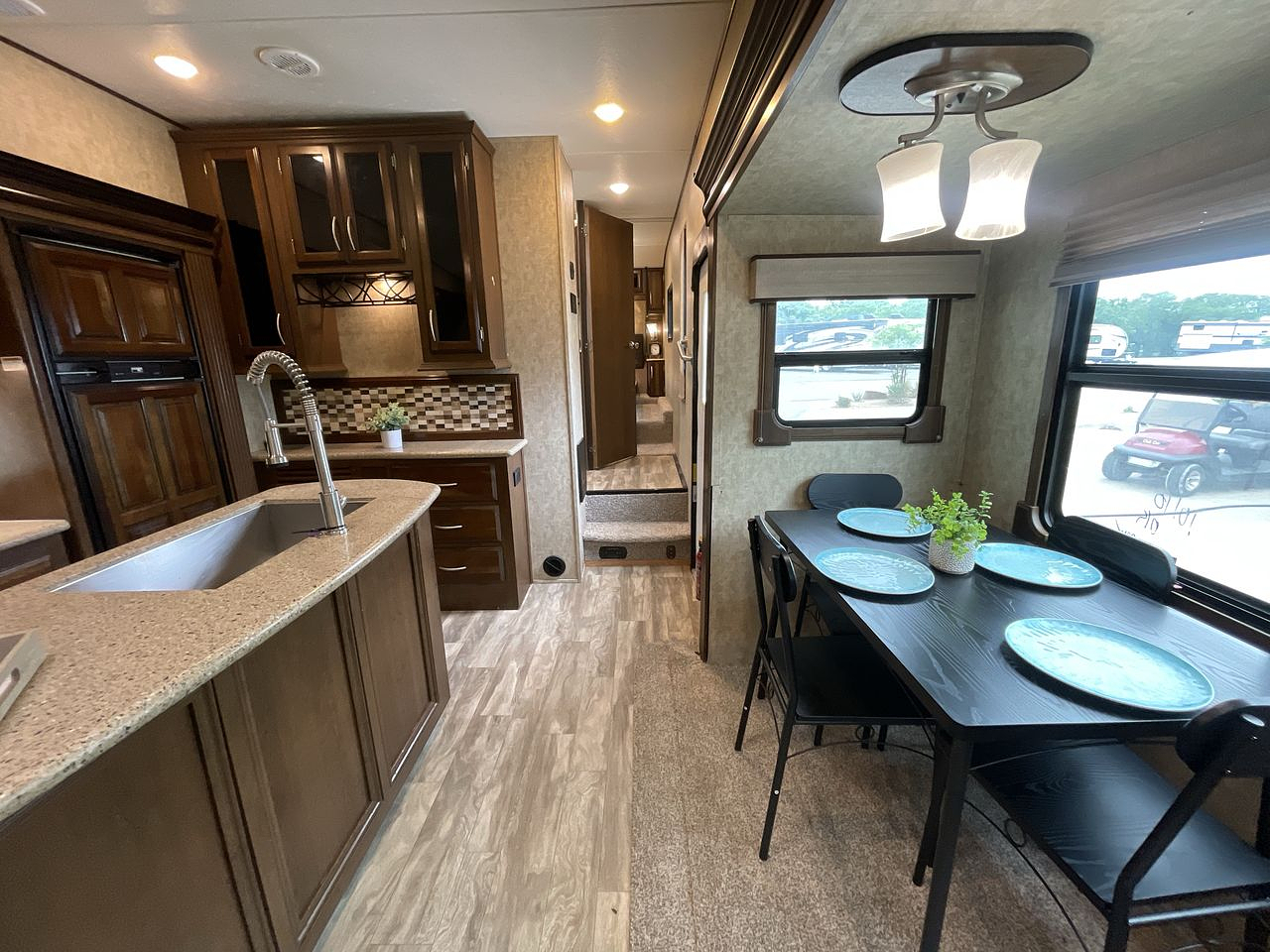 2018 CRUSADER 337QBH