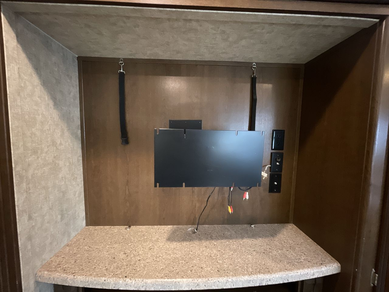 2018 CRUSADER 337QBH