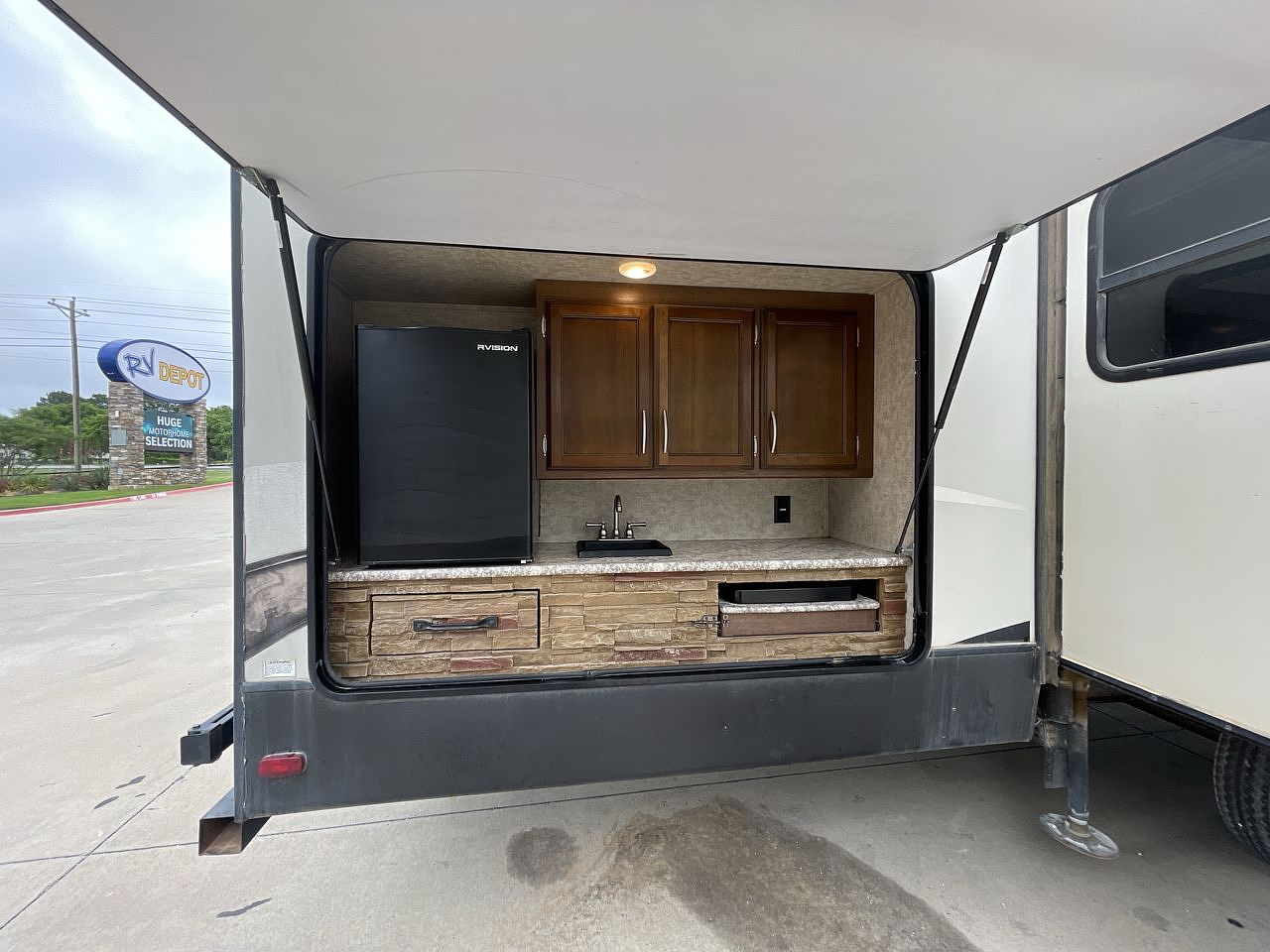 2018 CRUSADER 337QBH