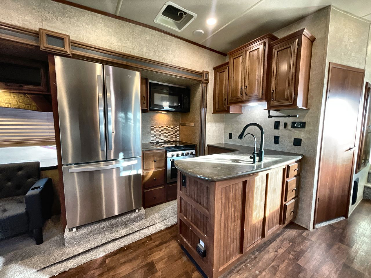 2015 FOREST RIVER SIERRA 371REBH