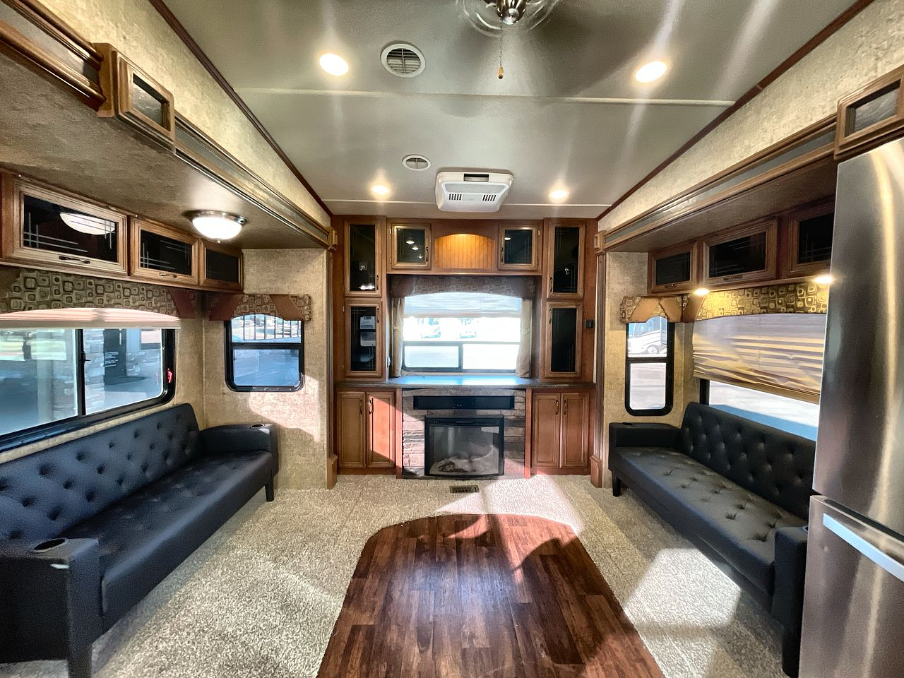 2015 FOREST RIVER SIERRA 371REBH