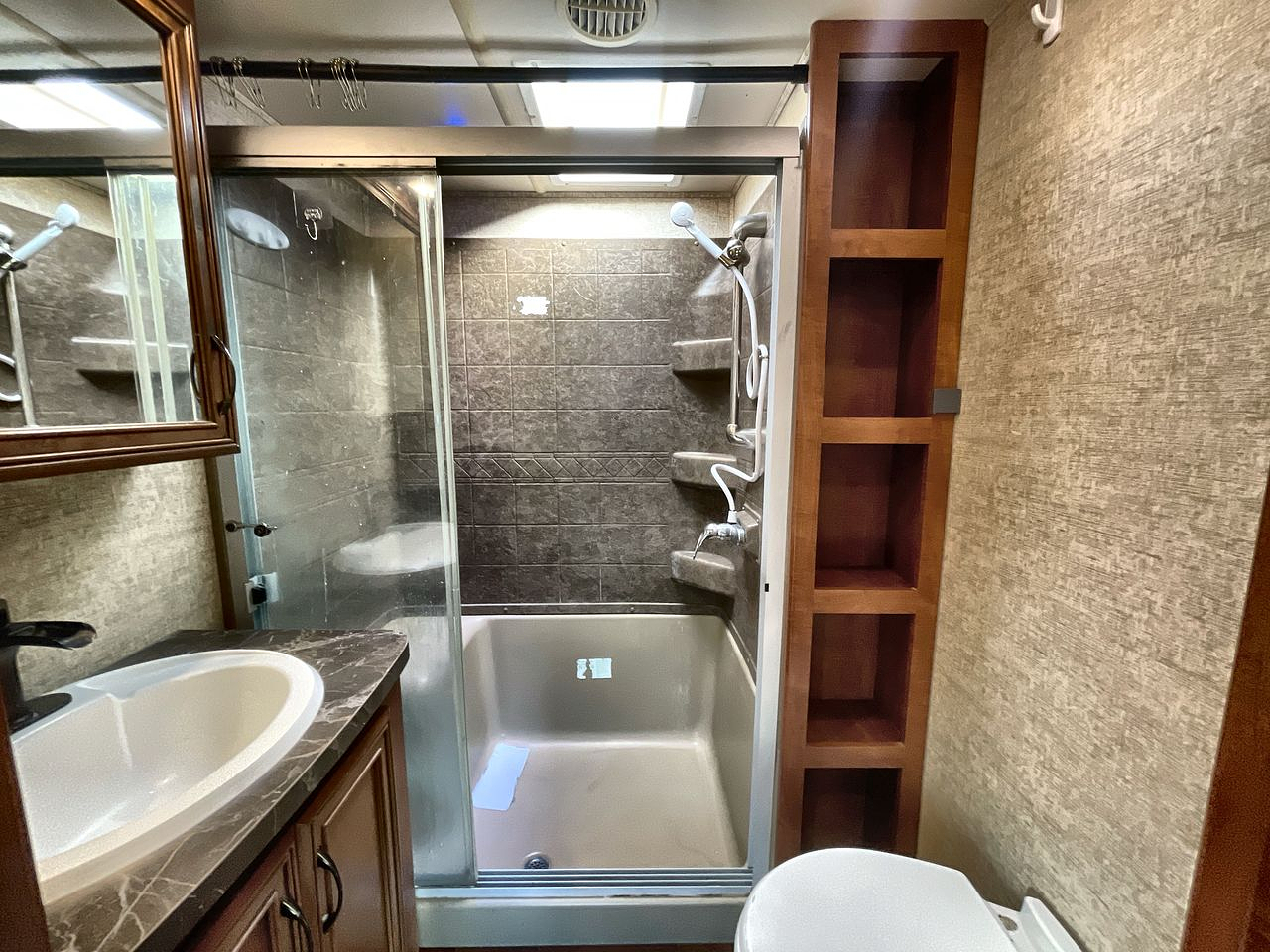 2015 FOREST RIVER SIERRA 371REBH