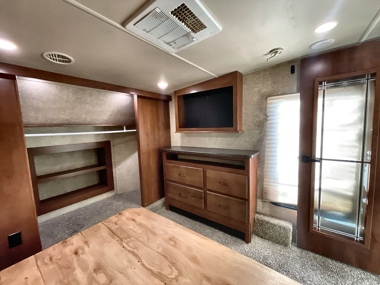 2015 FOREST RIVER SIERRA 371REBH