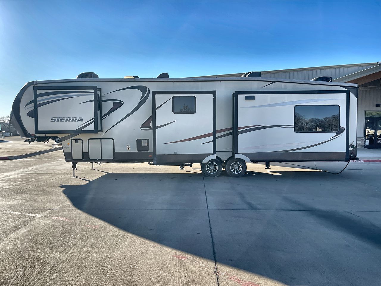 2015 FOREST RIVER SIERRA 371REBH