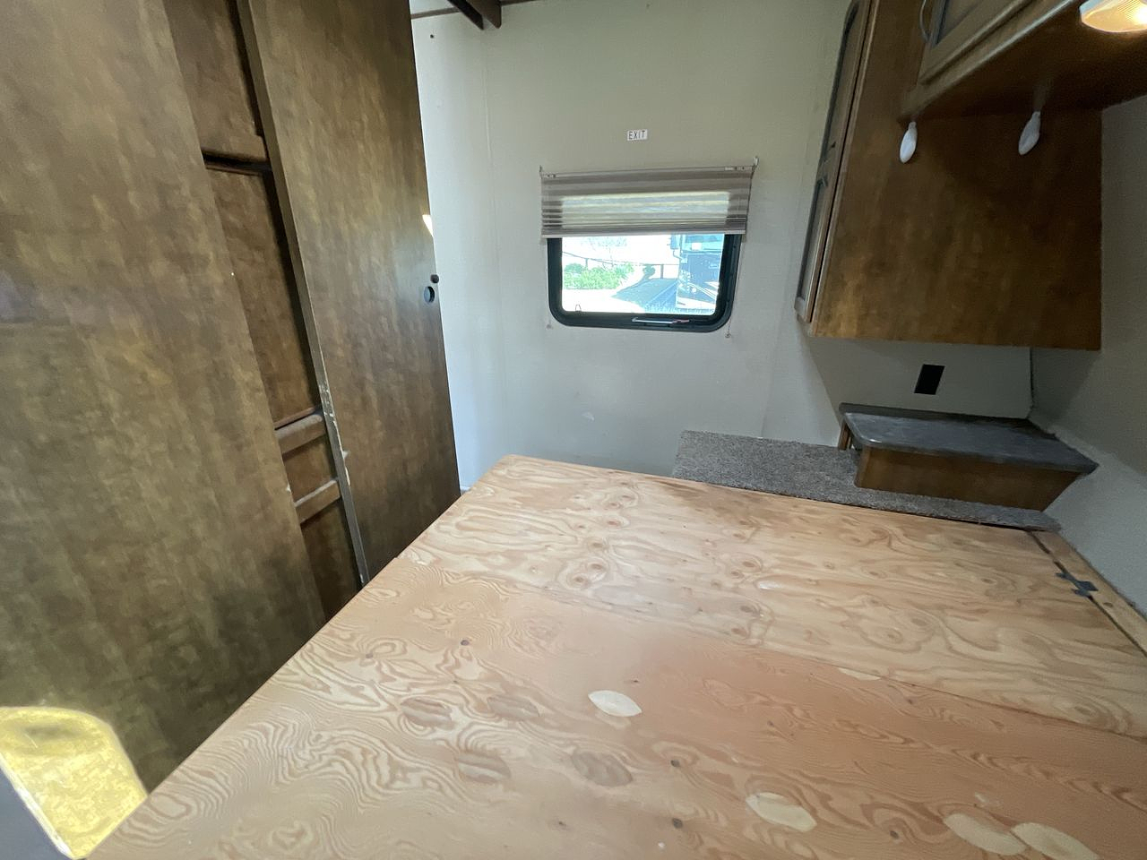 2015 CROSSROADS RV CRUISER 31SB