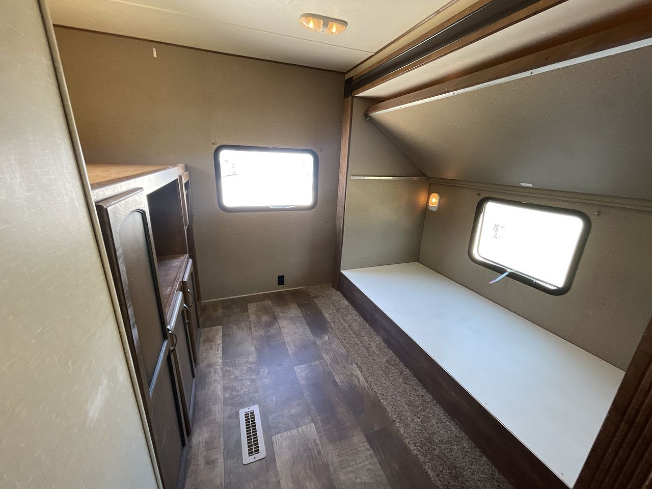 2015 CROSSROADS RV CRUISER 31SB