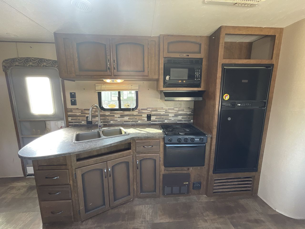 2015 CROSSROADS RV CRUISER 31SB
