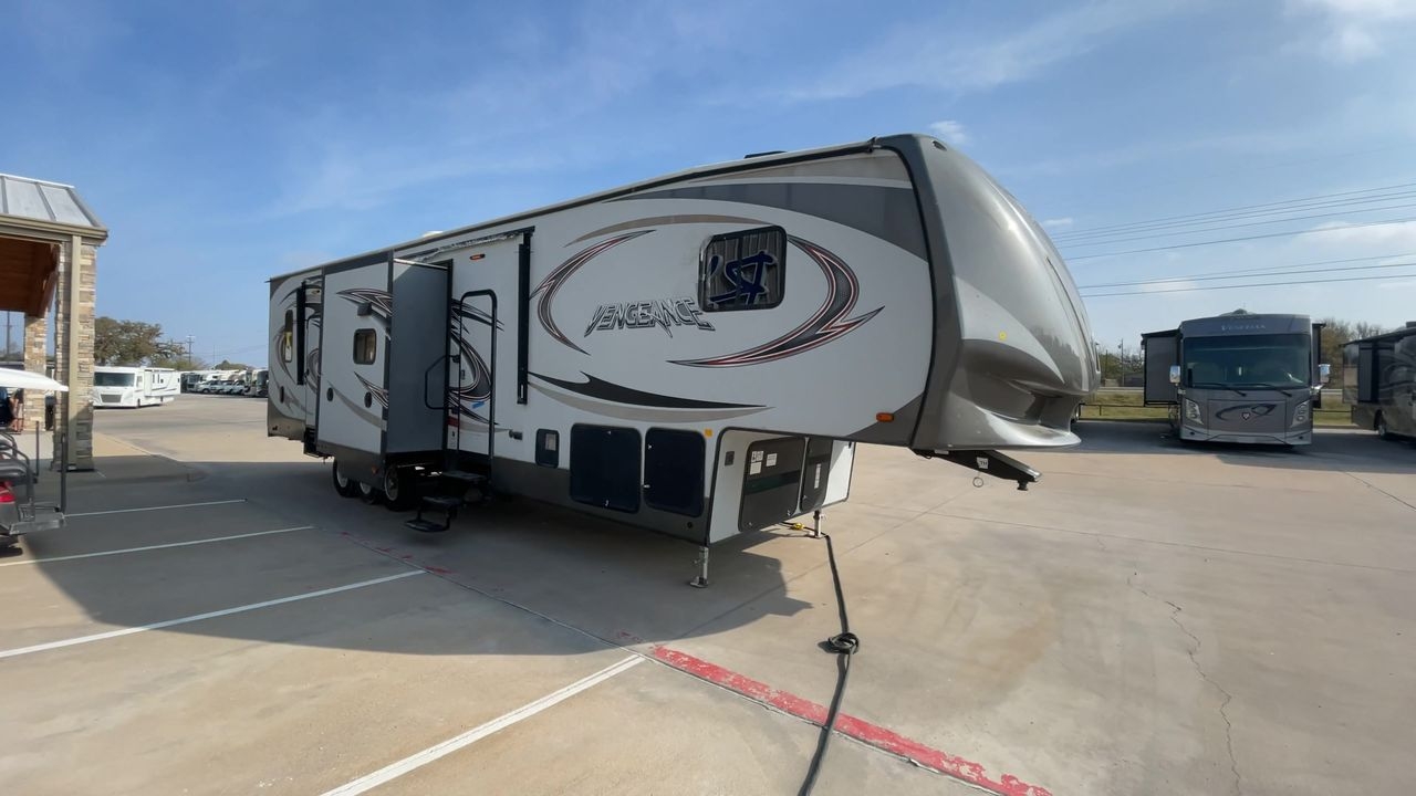 2017 FOREST RIVER VENGEANCE 394V13