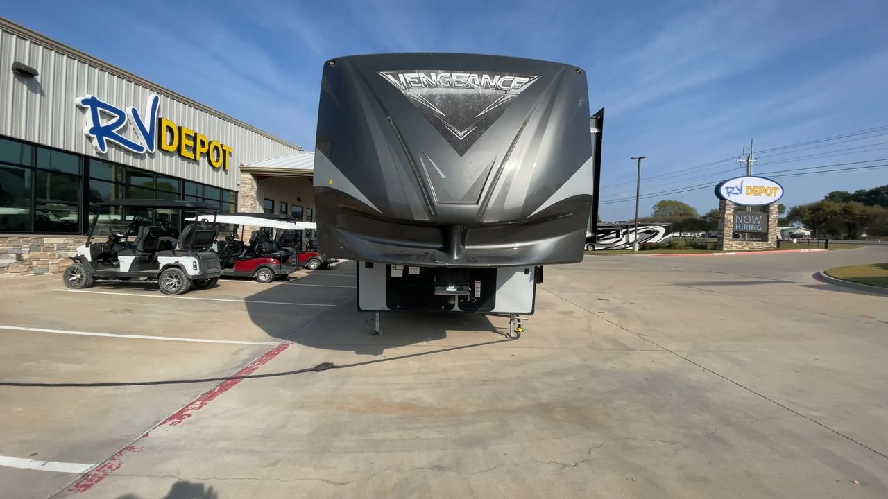 2017 FOREST RIVER VENGEANCE 394V13