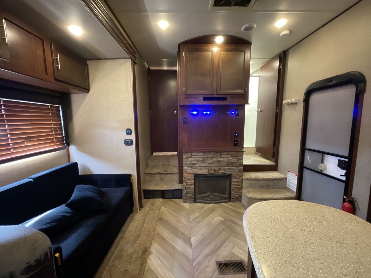 2017 FOREST RIVER VENGEANCE 394V13