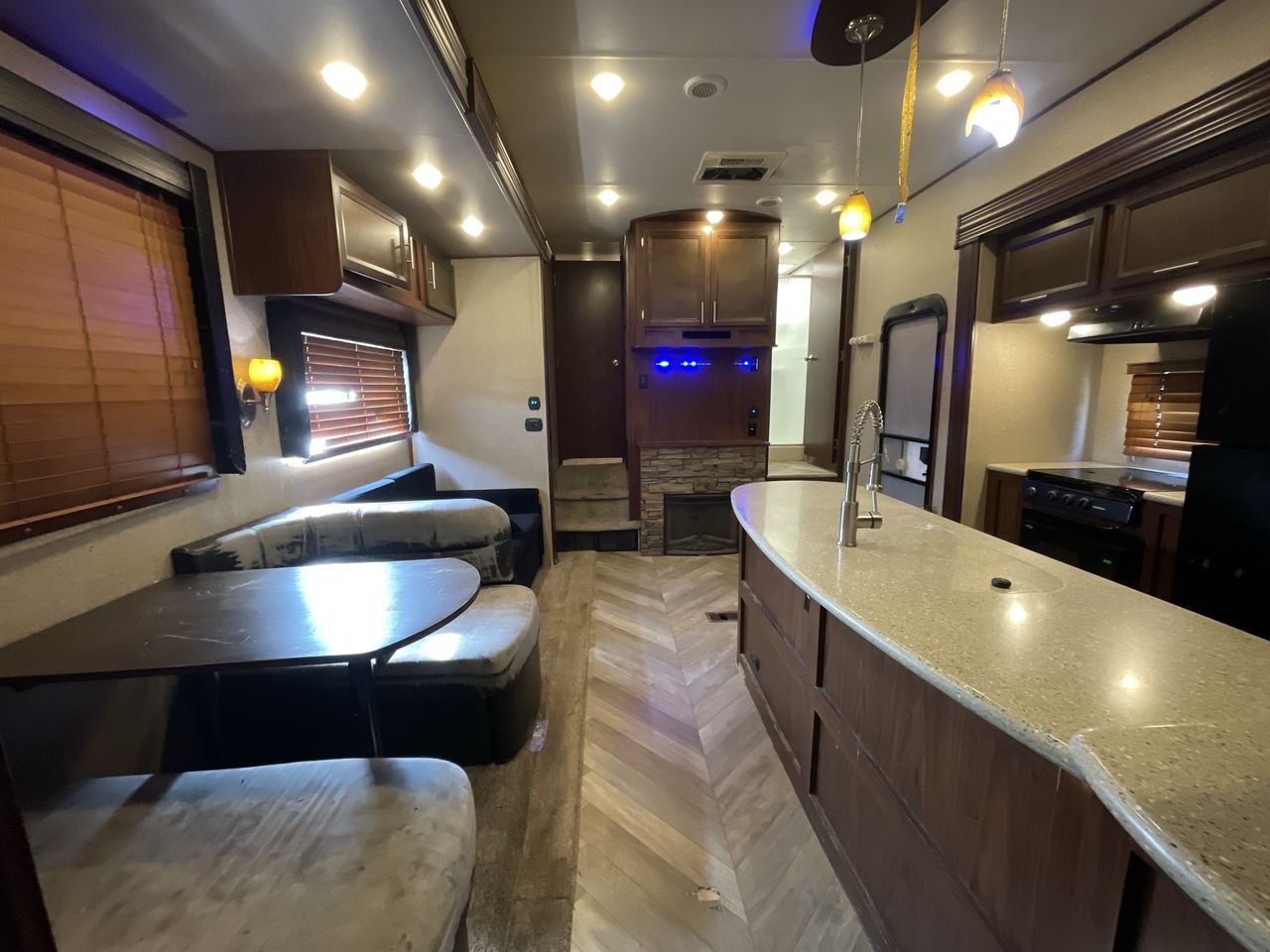 2017 FOREST RIVER VENGEANCE 394V13