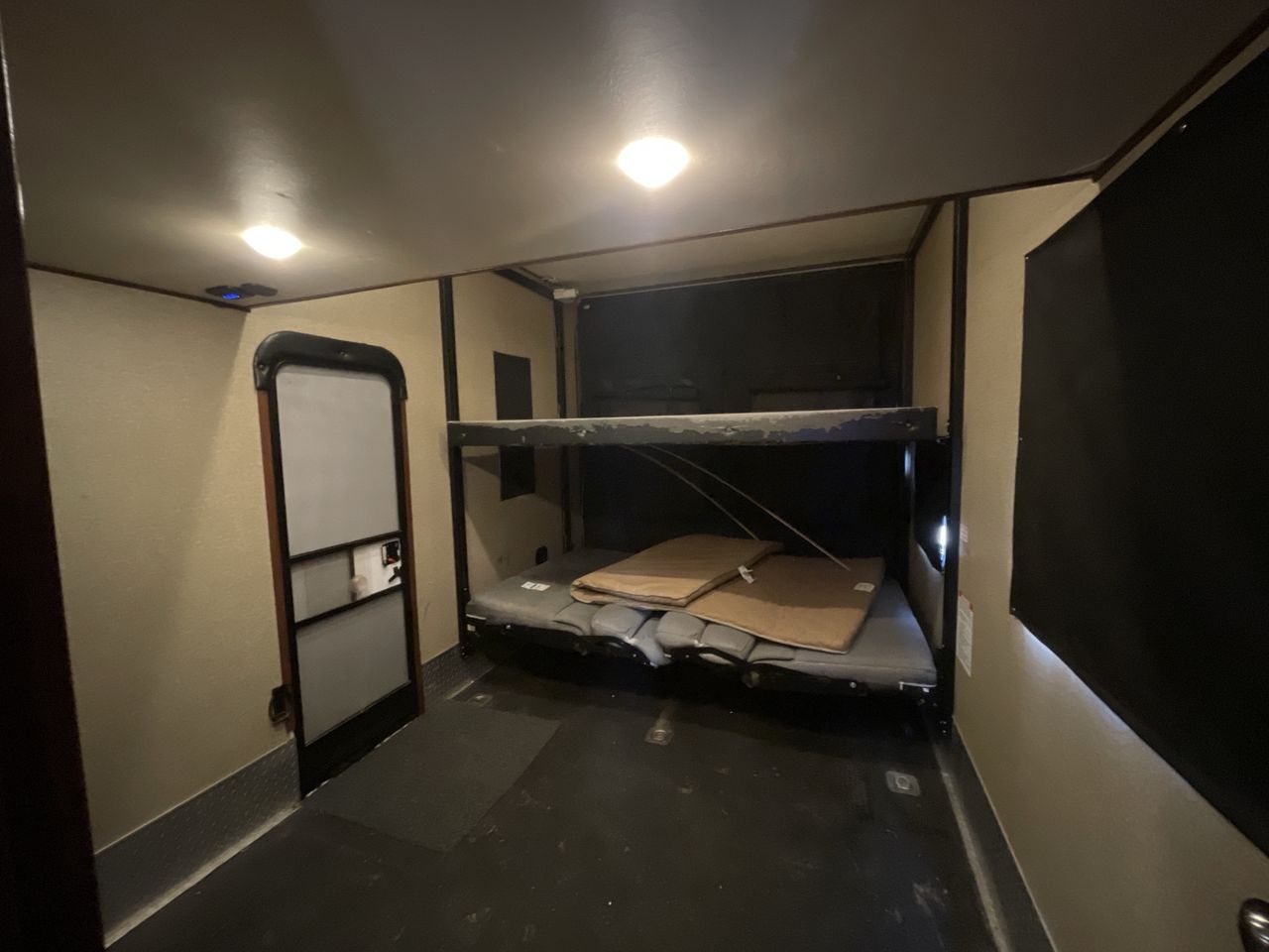 2017 FOREST RIVER VENGEANCE 394V13