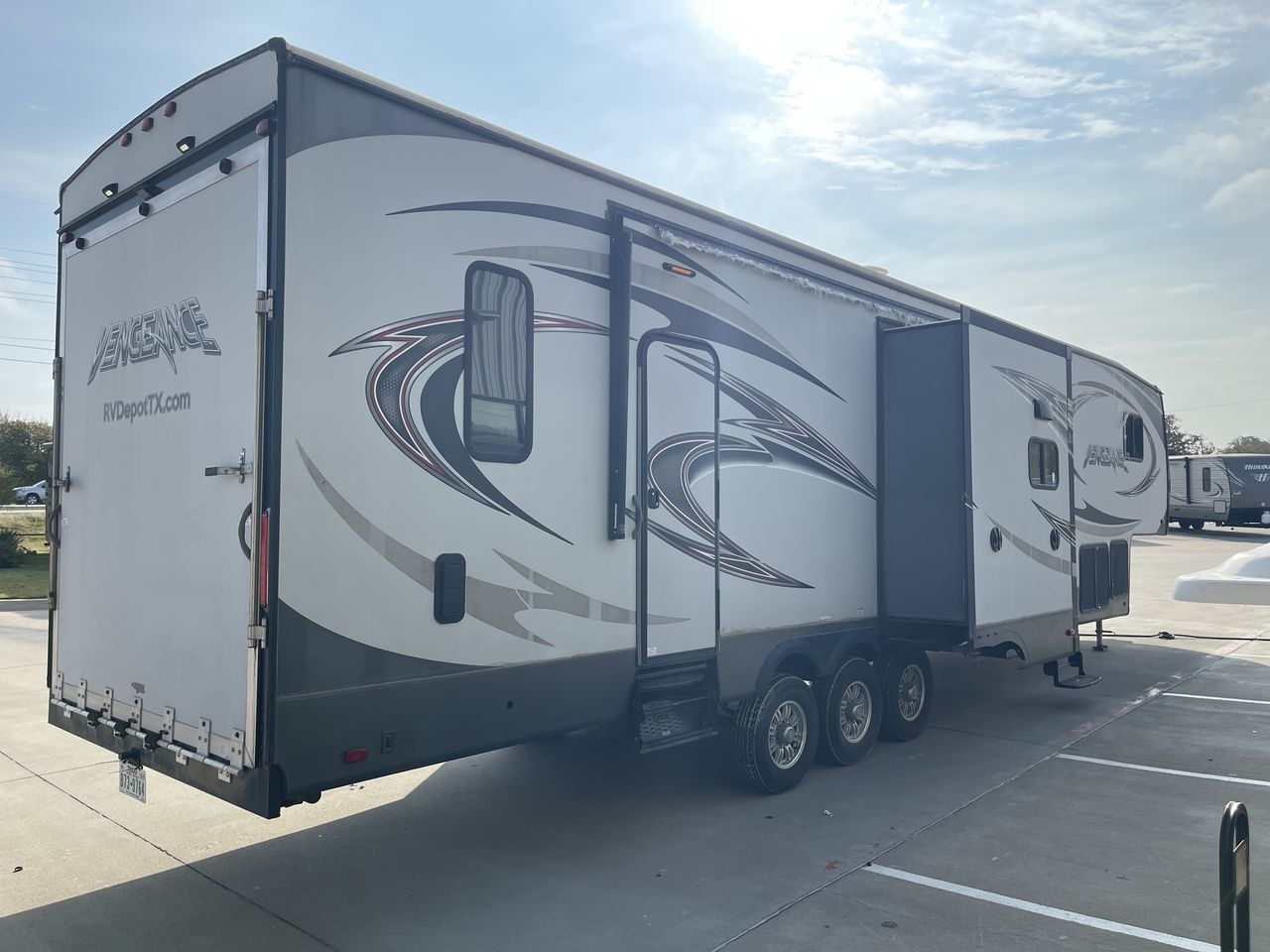 2017 FOREST RIVER VENGEANCE 394V13