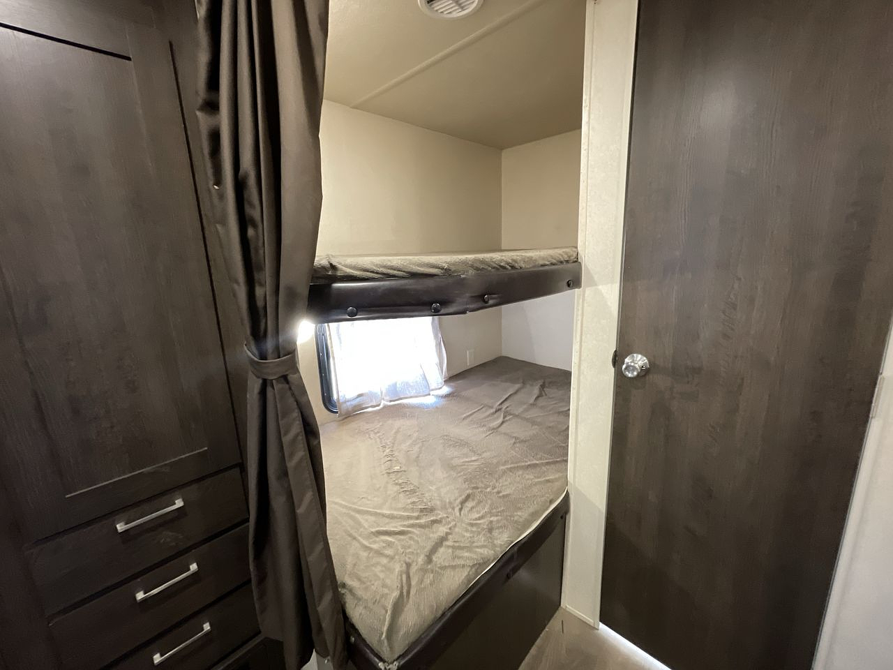 2018 FOREST RIVER WILDWOOD 28DBUD