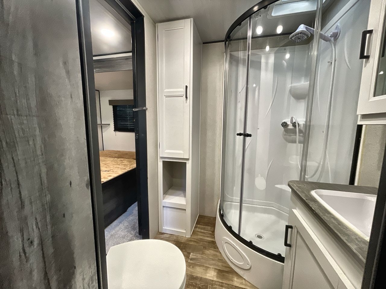 2023 KEYSTONE HIDEOUT 38FKTS