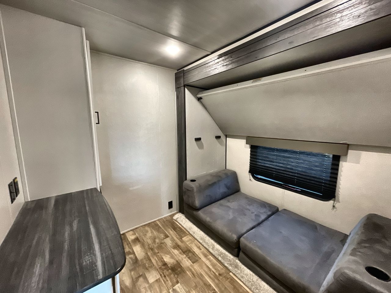 2023 KEYSTONE HIDEOUT 38FKTS