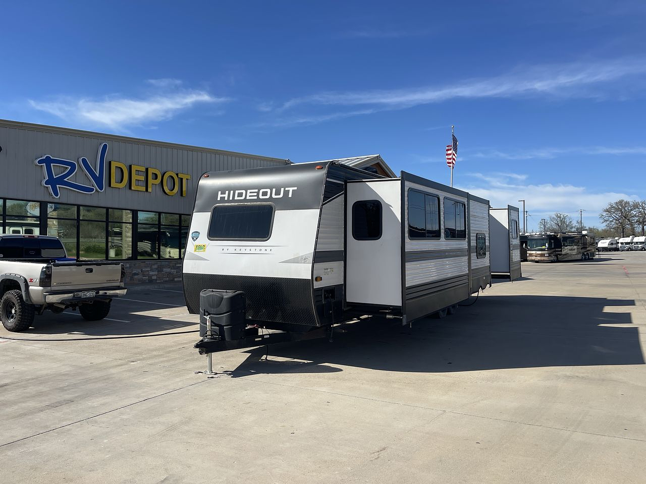 2023 KEYSTONE HIDEOUT 38FKTS