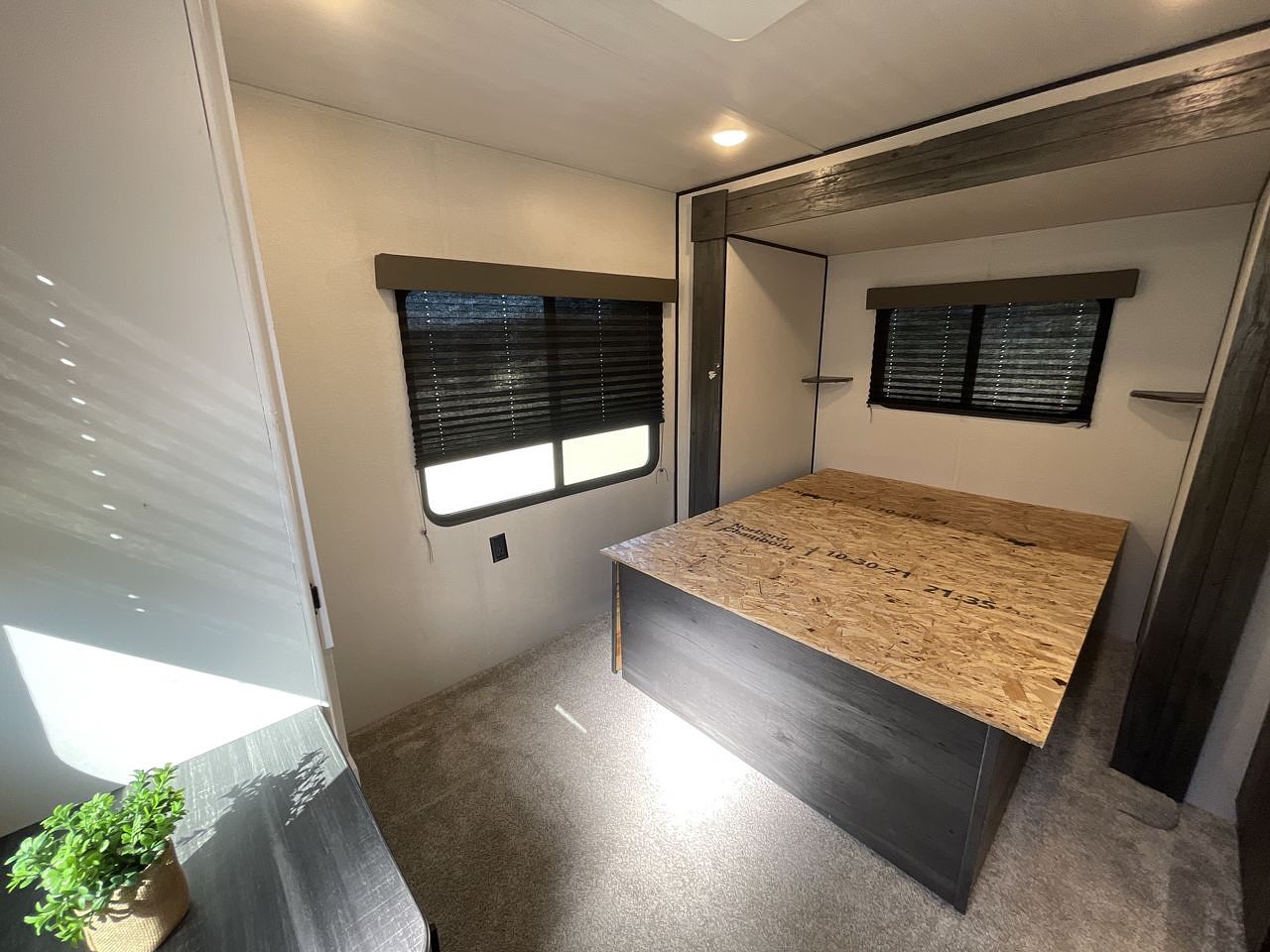 2023 KEYSTONE HIDEOUT 38FKTS