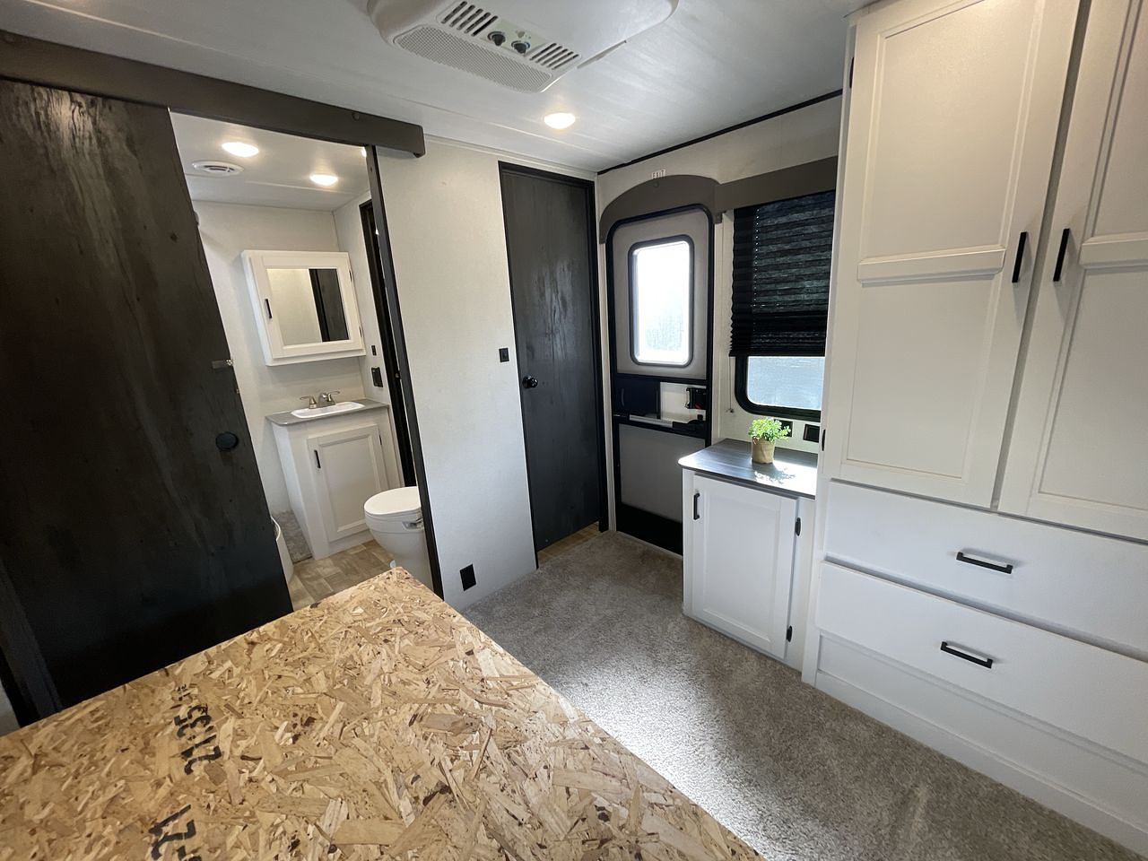 2023 KEYSTONE HIDEOUT 38FKTS