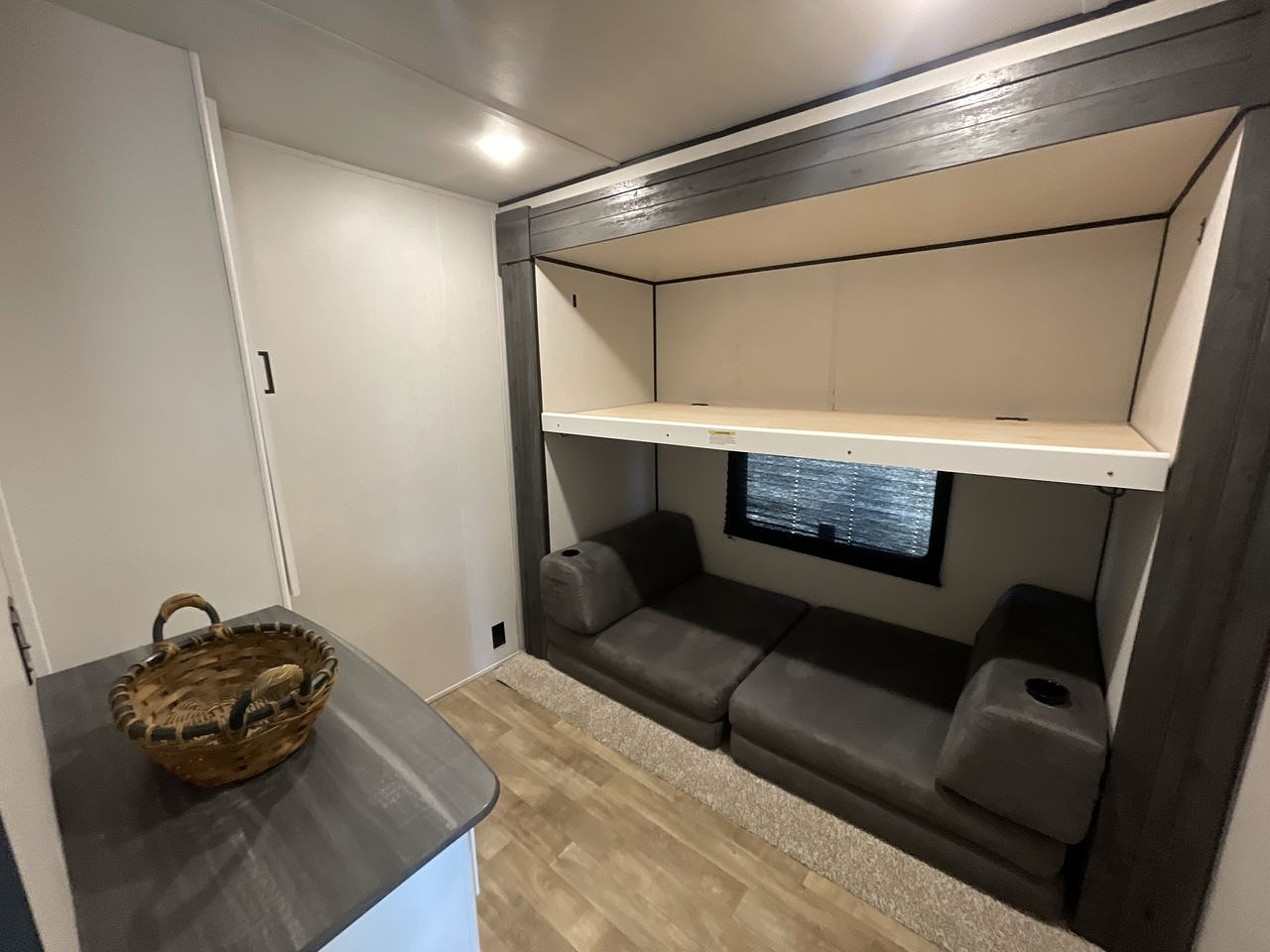 2023 KEYSTONE HIDEOUT 38FKTS