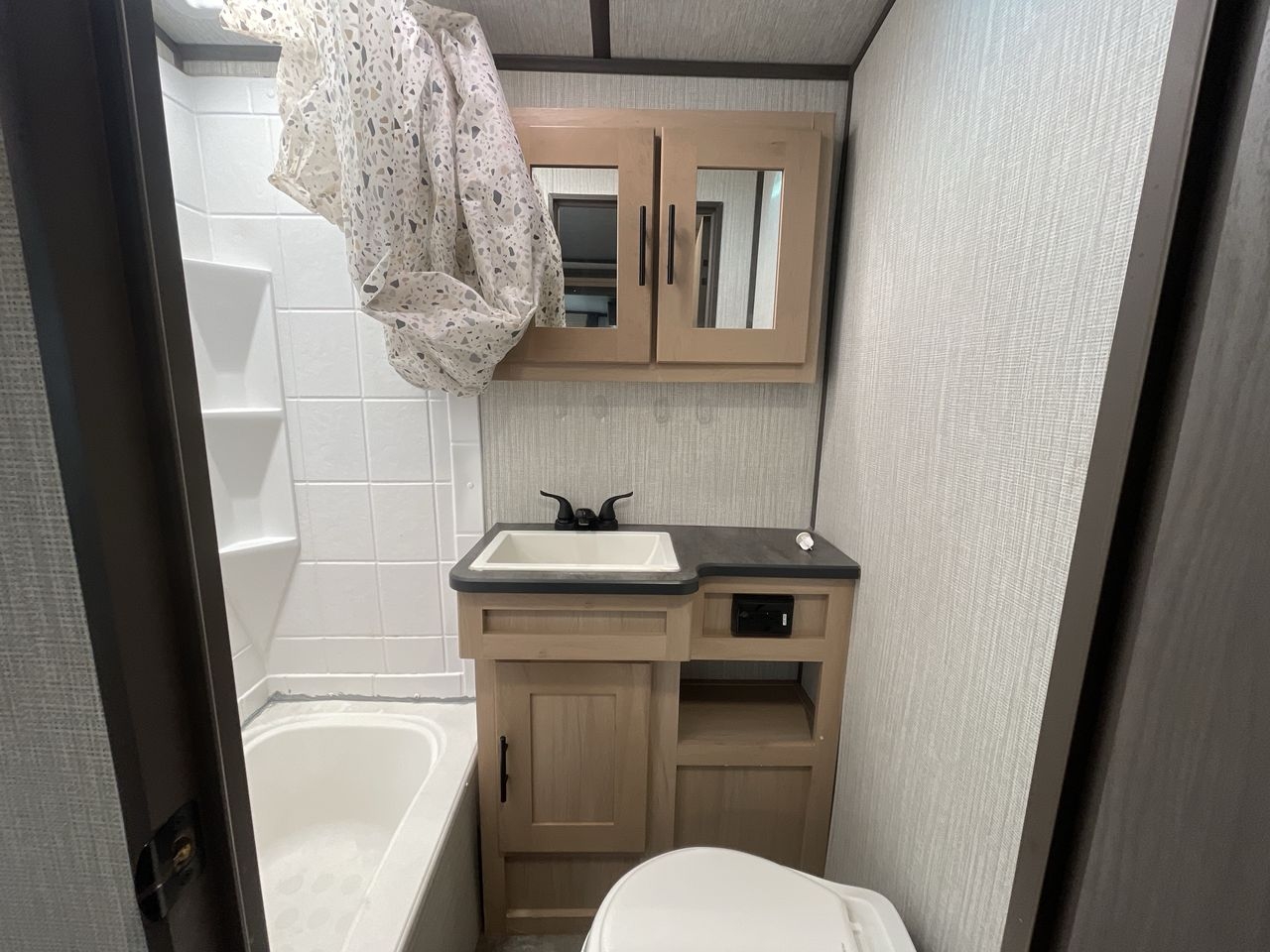 2020 CRUISER RADIANCE 28QD