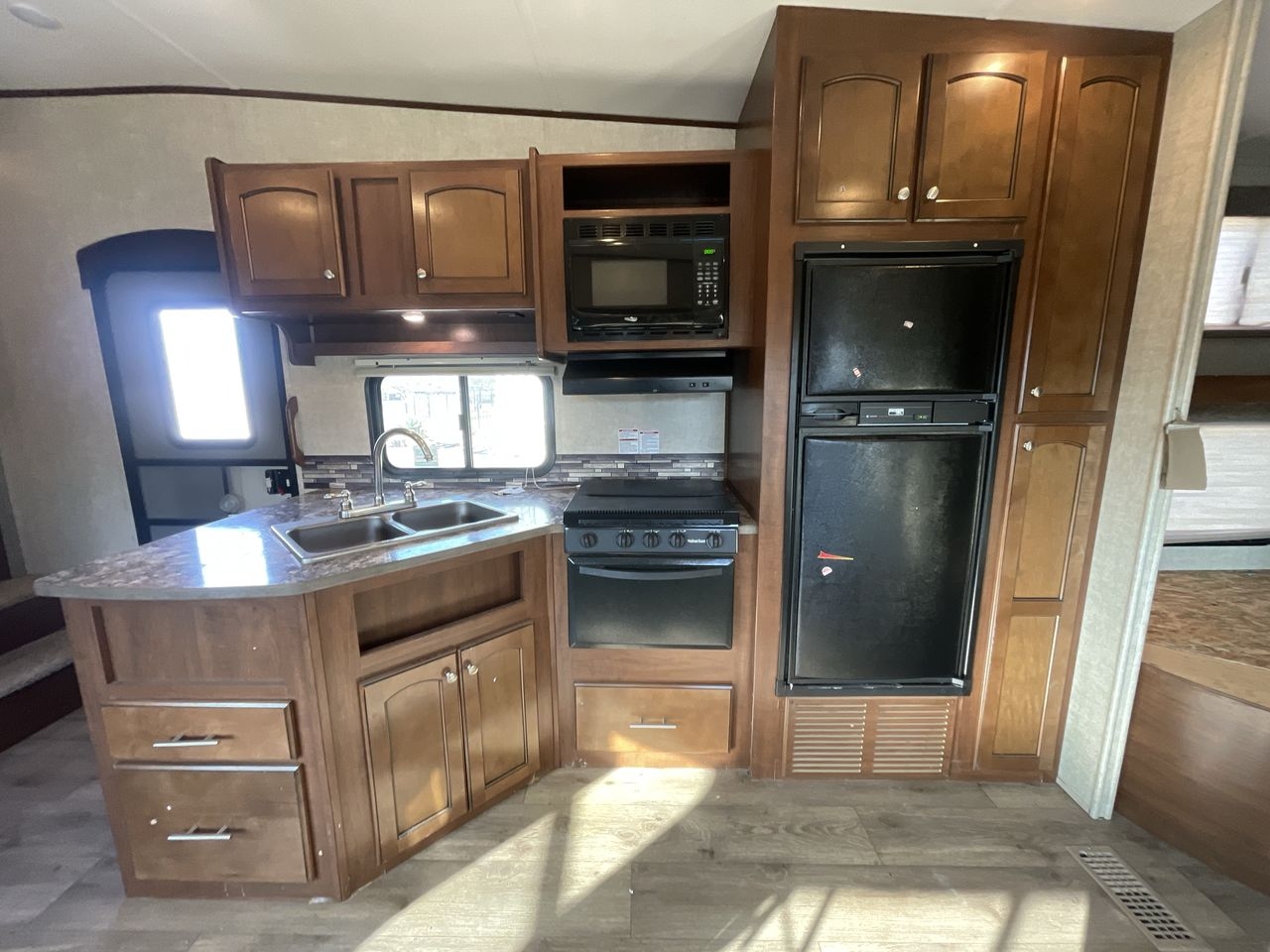 2016 HEARTLAND ELKRIDGE E26