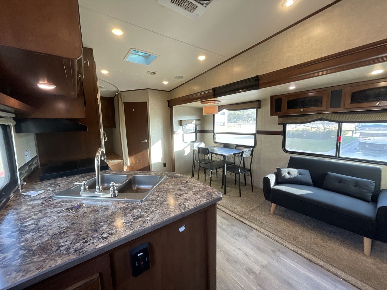 2016 HEARTLAND ELKRIDGE E26