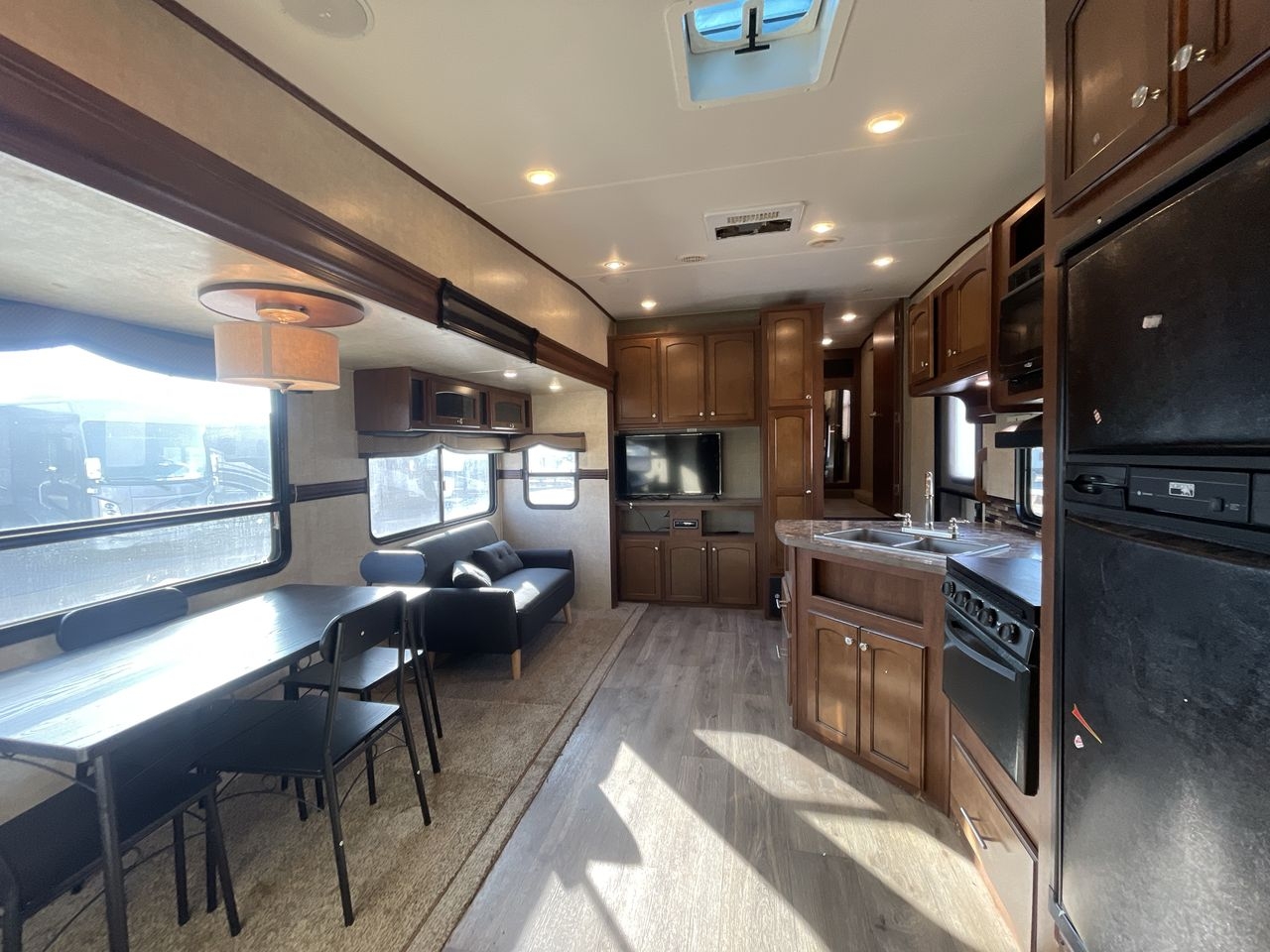 2016 HEARTLAND ELKRIDGE E26