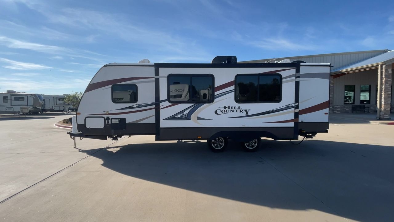 2015 CROSSROADS HILL COUNTRY 26RB