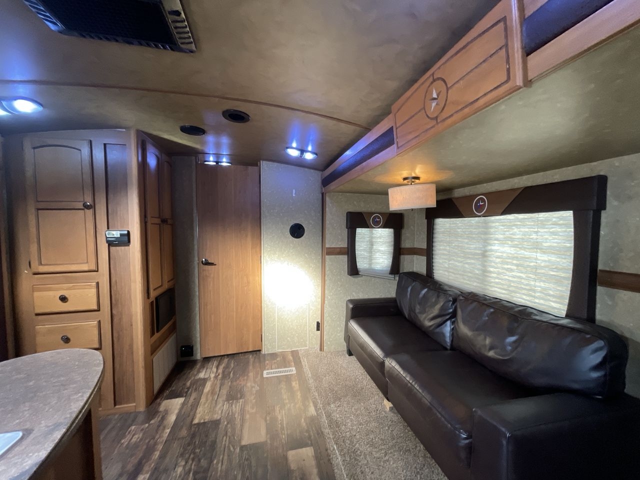 2015 CROSSROADS HILL COUNTRY 26RB