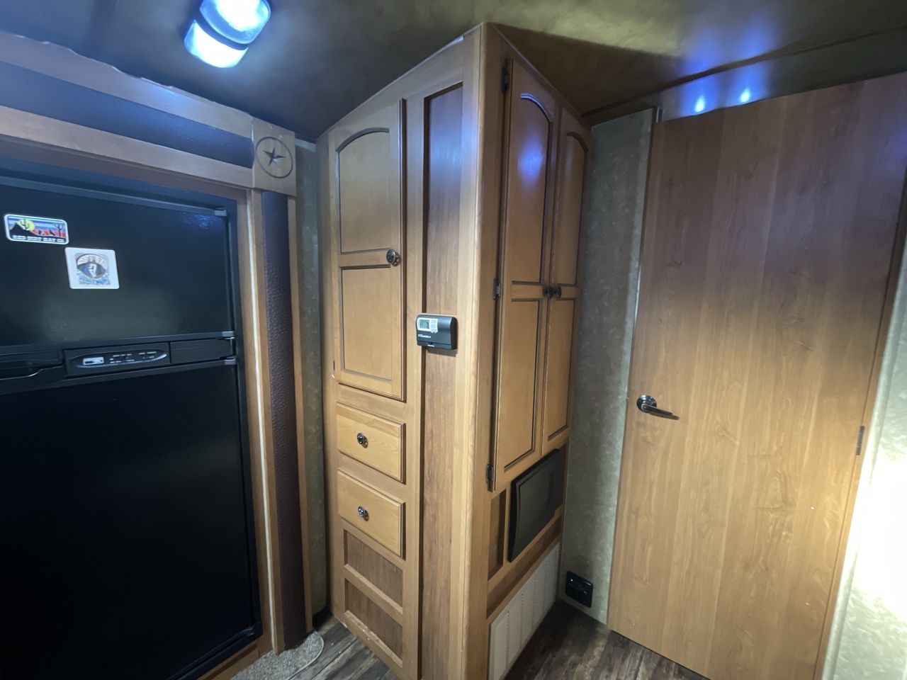 2015 CROSSROADS HILL COUNTRY 26RB