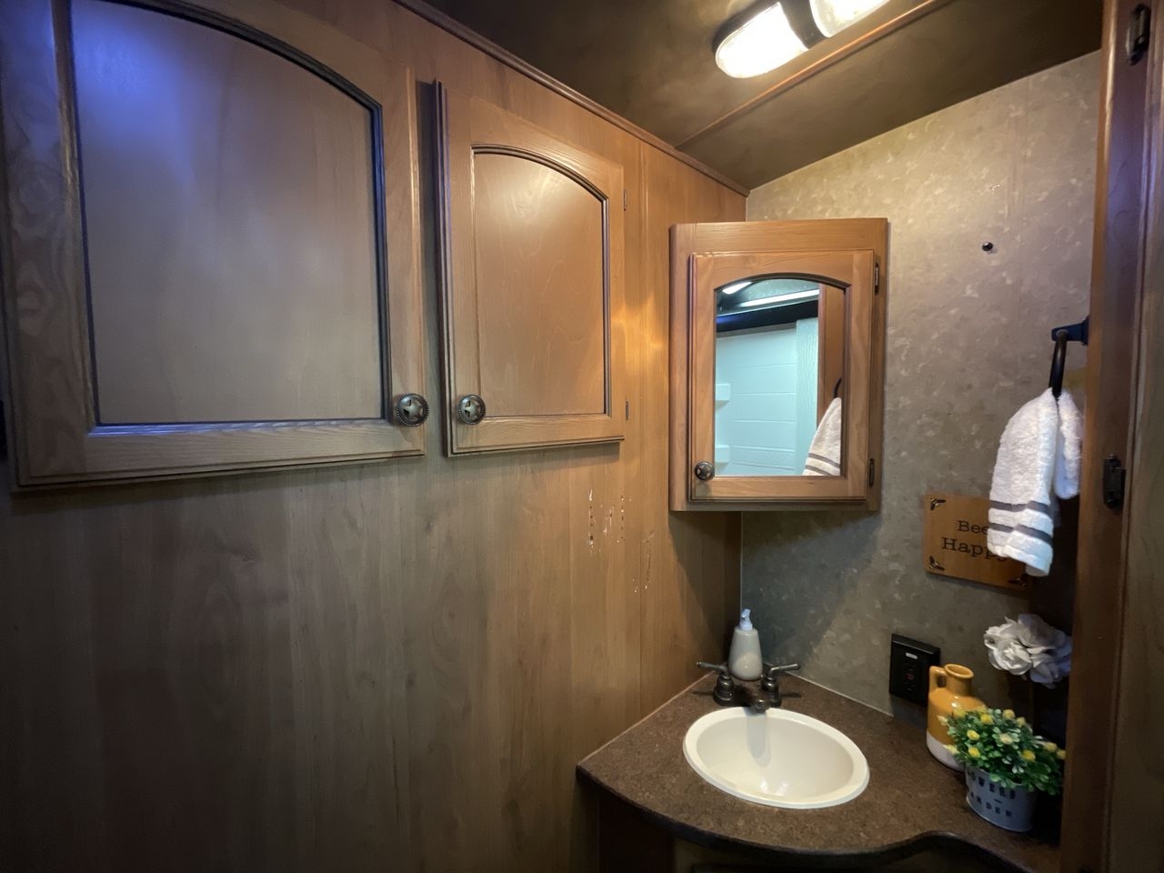 2015 CROSSROADS HILL COUNTRY 26RB