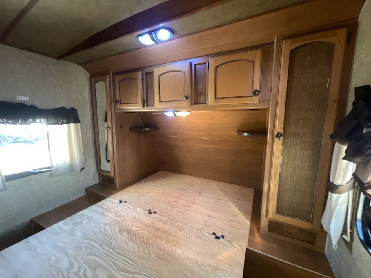 2015 CROSSROADS HILL COUNTRY 26RB