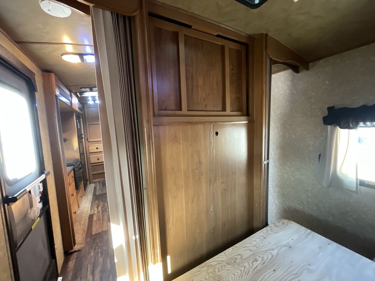 2015 CROSSROADS HILL COUNTRY 26RB