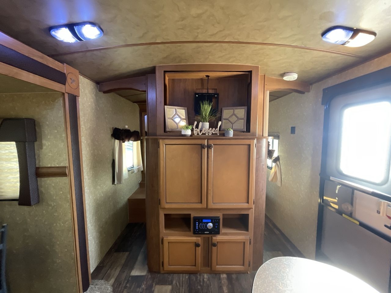 2015 CROSSROADS HILL COUNTRY 26RB