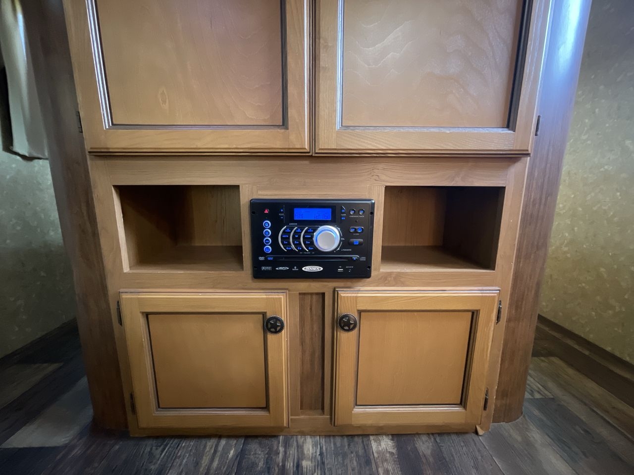 2015 CROSSROADS HILL COUNTRY 26RB